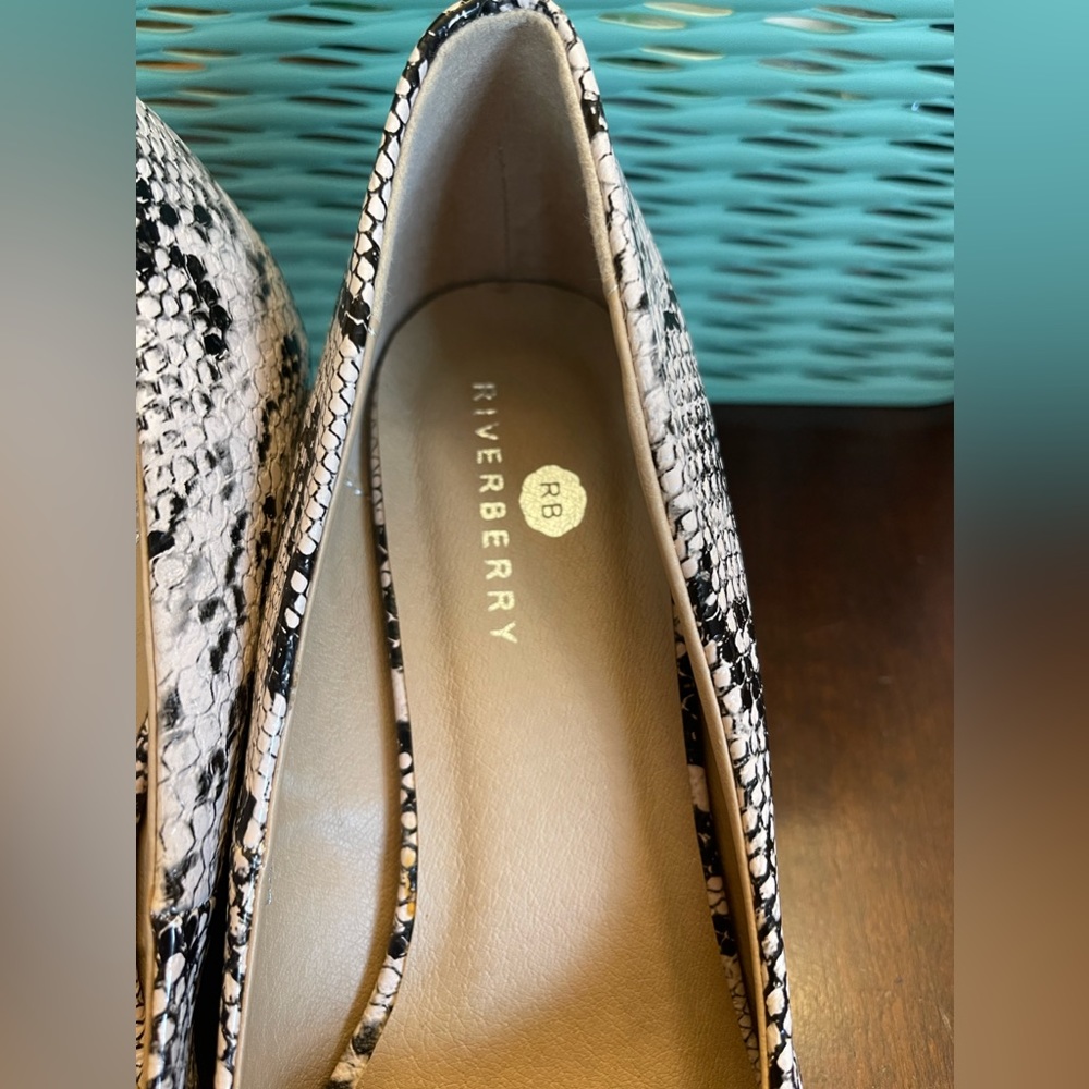 NWOT Riverberry Women's Leah Mid Heel Round Toe Wedge Pumps - Picture 7 of 9